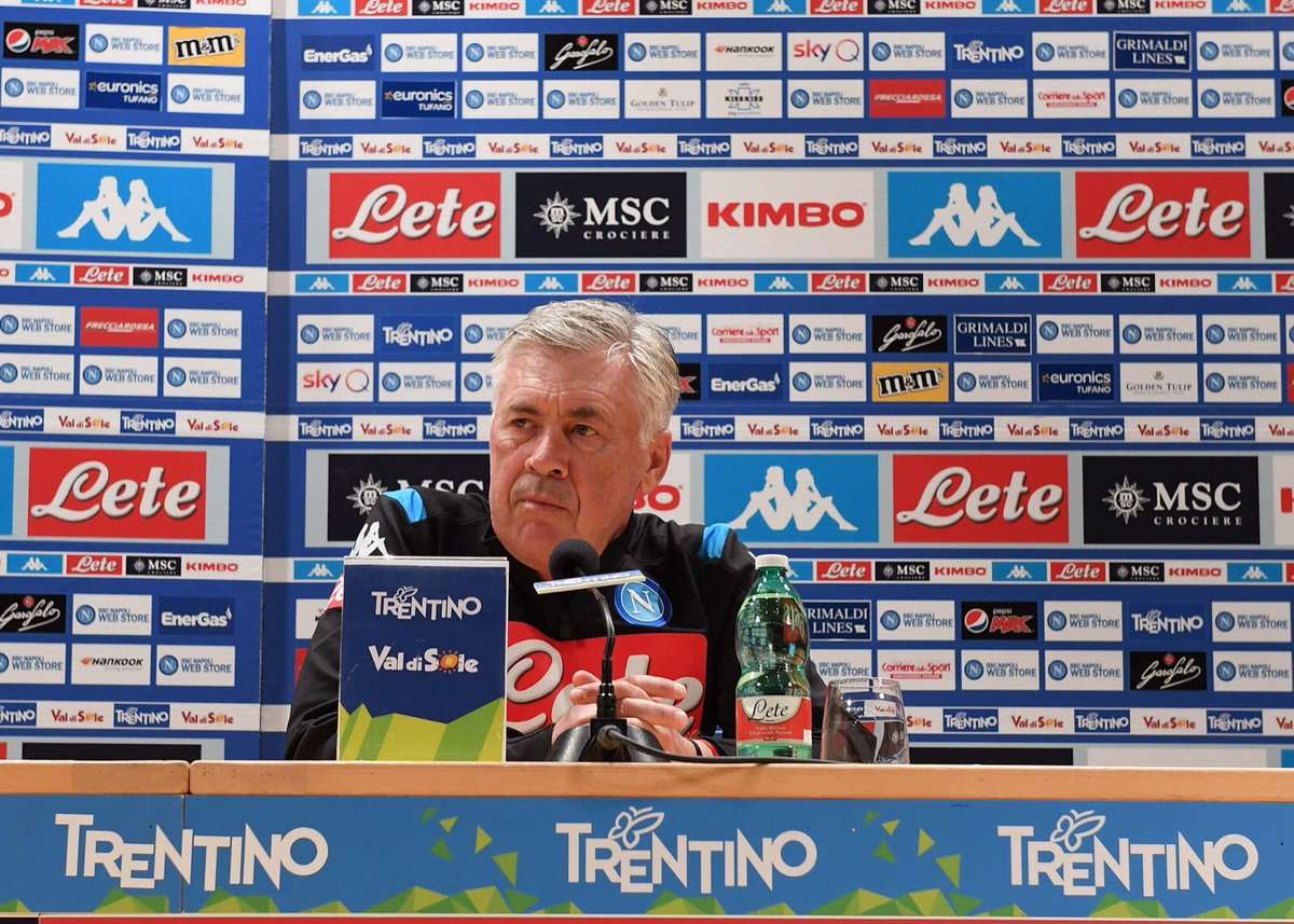 Ancelotti, en rueda de prensa del Nápoles.