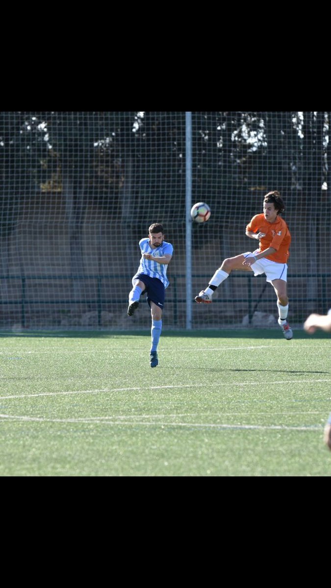 EfbEjea's tweet photo. ATENCIÓN!!!!
Tenemos dos nuevas incorporaciones al EFB EJEA 
Izan García
Posición: Delantero 
Proviene del CD Ebro Juvenil 

Carlos Valiente
Posición: Defensa central
Proviene del Racing de Zaragoza 

Vienen a dar el maximo por este equipo y por estos colores ⚪️🔵 https://t.co/aOQDm4JA0T