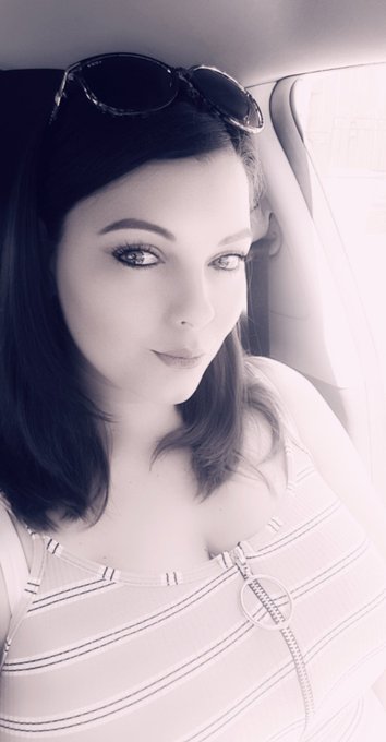 This is going to be such a big week for me in many ways! So please bare with me. I'm going to try get<a href="/tag/newprofilepic"class="tags"><span>#newprofilepic</span></a>