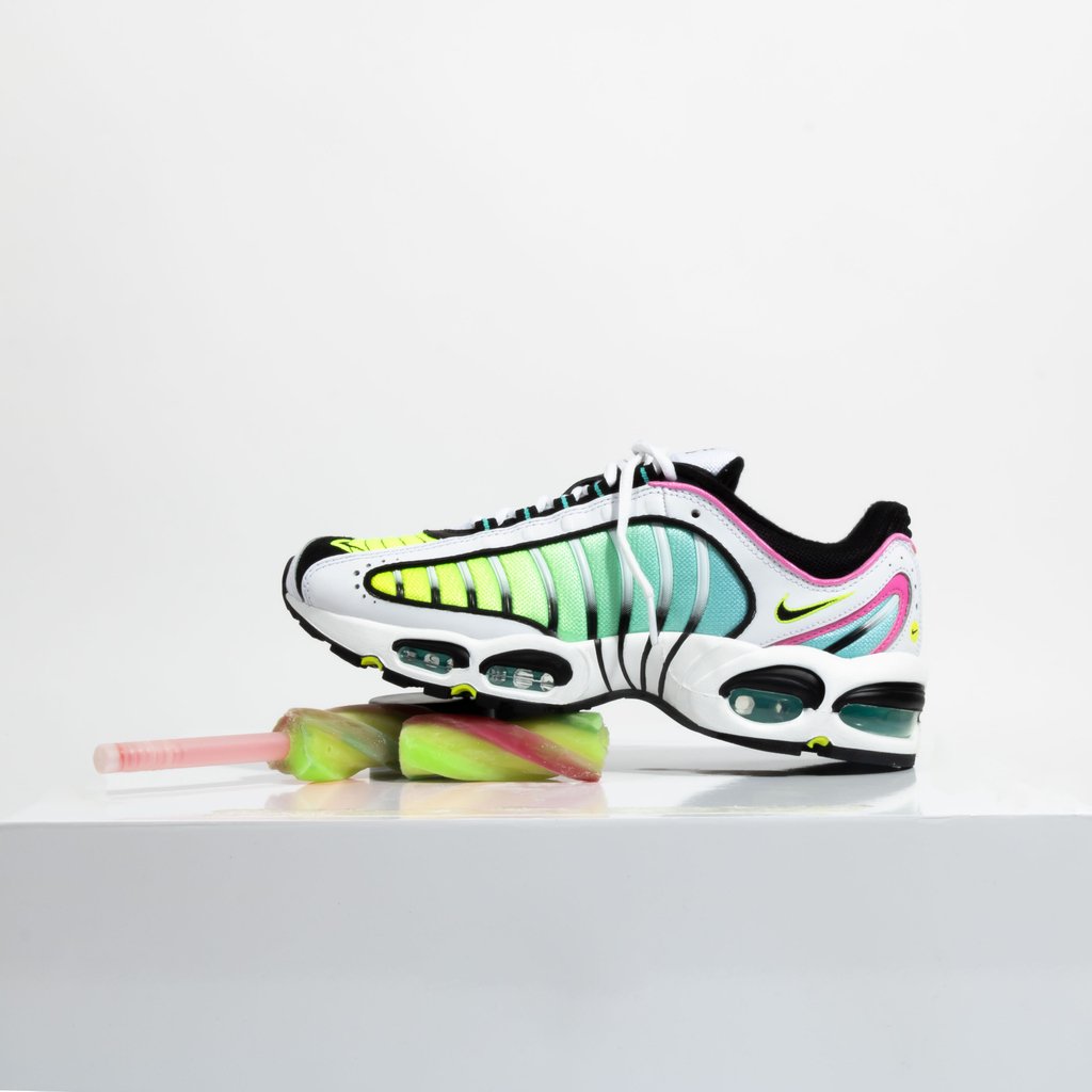 tailwind aurora green