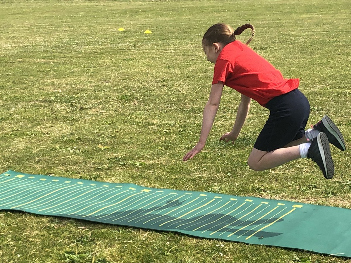 emmajunejames's tweet image. @NewBrightonPS we had a great time today at the year 3 sports day, us parents even earned a medal for participating in the mum/dad races🥇#competitiveFun