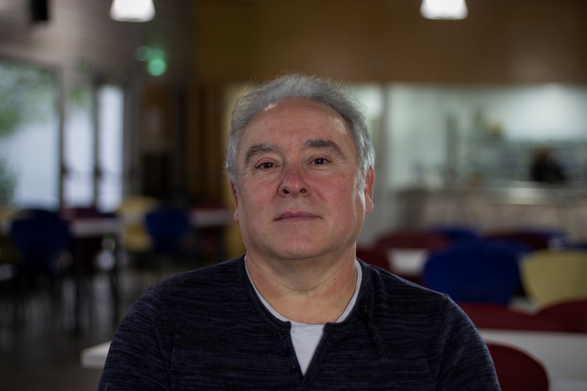 FundlaCaixa's tweet photo. “Encontrar trabajo con el programa Incorpora me ha cambiado la vida”. Conoce la historia de Alberto quien, a pesar de verse obligado a dejar de ejercer su puesto por un problema de salud, consiguió encontrar un empleo con #IncorporalaCaixa: https://t.co/gX0l2yBl9j https://t.co/zAzOphmuzb