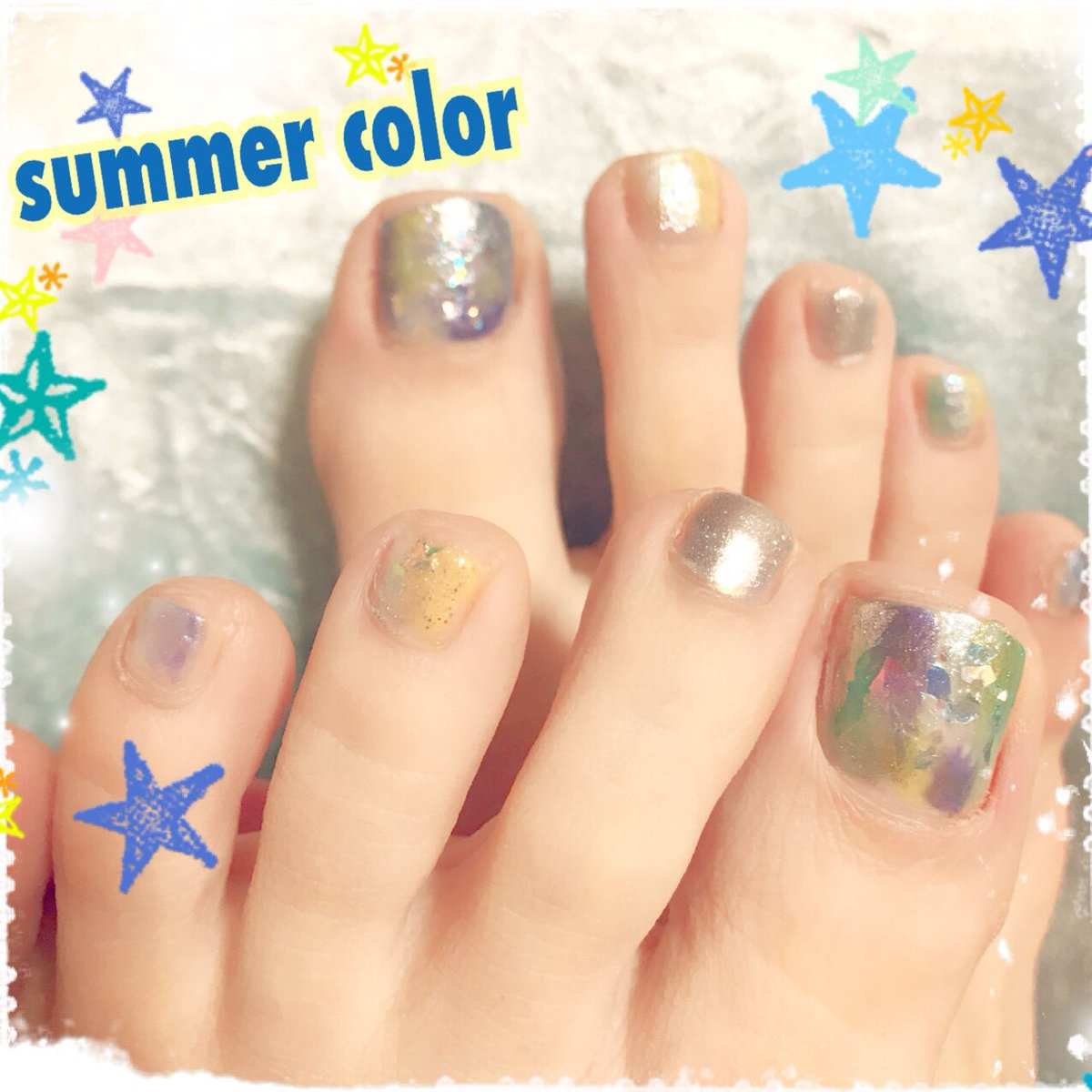 宮本茉奈 わーい 変えましたー なんで自分が結婚する訳でもないのに結婚式デザイン見てるの てセルフ ツッコミが入ったので変わらず派手カラー 笑 いつも100均ネイルにお世話になってるんですがタイで買ったこのマニキュアは本当に便利