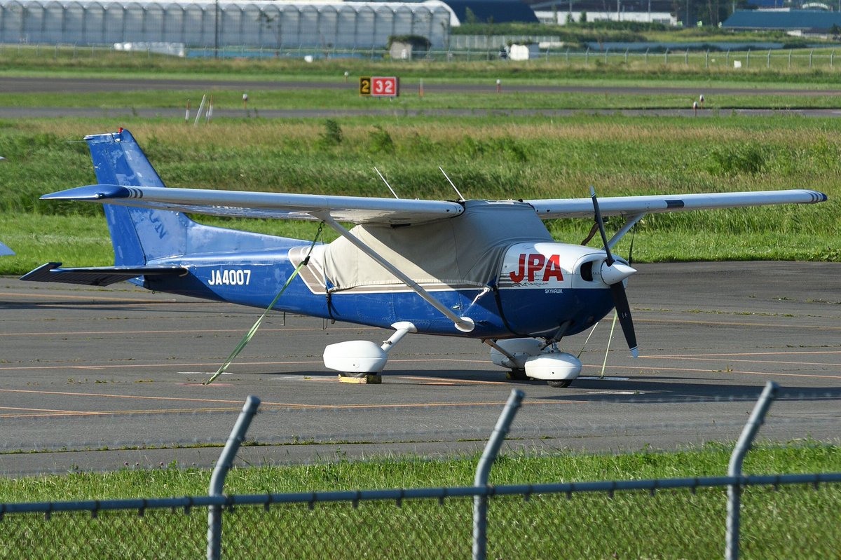 Takakura On Twitter 2019 7 7 Okd Rjco Jpaフライングクラブ Cessna 172p Skyhawk Ja4007 メルカトルだったはずなのですが4月に所有者変更されていますね そこでjpaのものになったのでしょうか 尾翼には消されたtop Gunの文字の跡が Https T Co Fgfcisslry