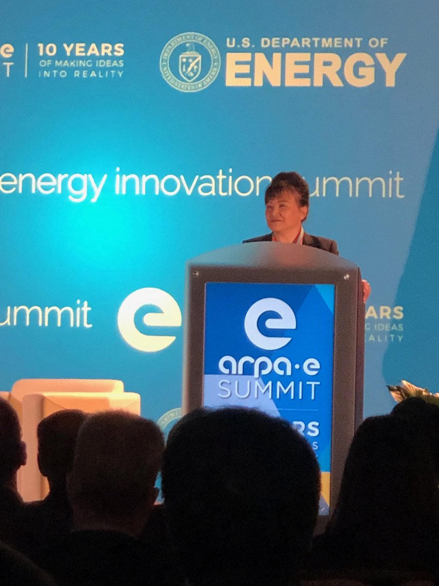 CMUenergy's tweet image. .⁦⁦@CMUEngineering⁩ alumna and ⁦@ARPAE⁩ Acting Director Chanette Armstrong welcomes attendees to the ⁦@ARPAESummit⁩!

Say hi to us &amp;amp; ⁦@CarnegieMellon⁩ startups ⁦@gridfruit⁩/Teratonix @ our Tech Development Partner Booth 604 after 430p! #ARPAE19