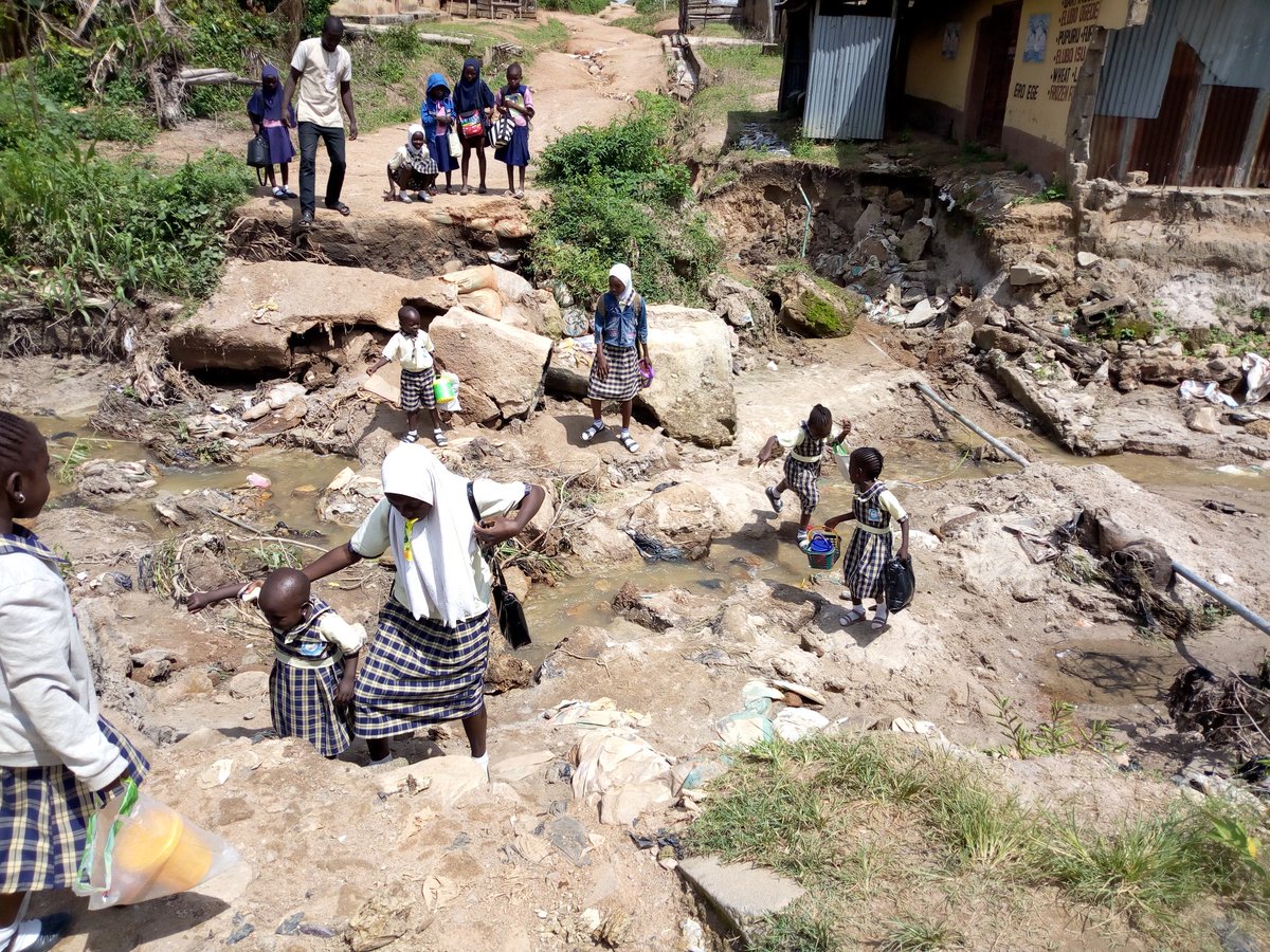 roabdulrahman's tweet photo. Good afternoon Mr Governor @GboyegaOyetola, this is how school children now cross the river after the short bridge was washed away by erosion. Please come to their aid. This is raining season.
Kindly retweet so Mr Governor can see it. @Gidi_Traffic https://t.co/RLNEDYJg2J
