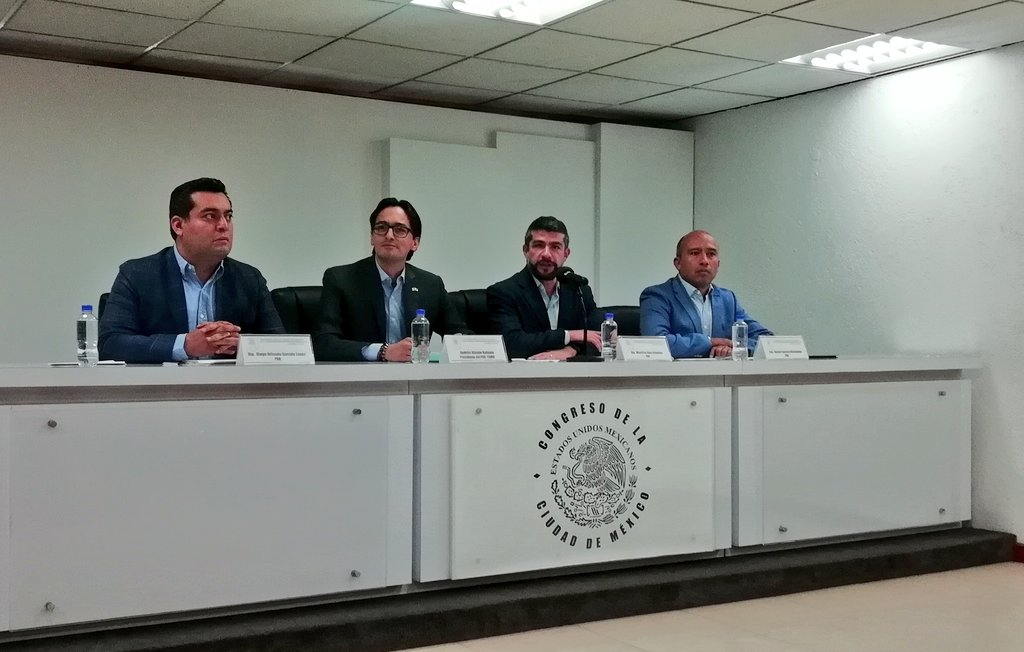 Conferencia de prensa del <a href="/GPPANCDMX/">Diputadas y Diputados PAN CDMX</a> para dar a conocer las iniciativas que presentará en el <a href="/Congreso_CdMex/">Congreso de la Ciudad de México</a> en materia de seguridad ciudadana para fortalecer a la policía y a la ciudadania para no tener más delincuentes en la calle.

#FuerzaPAN #MiPasiónSERVIR #TodosSomosHB