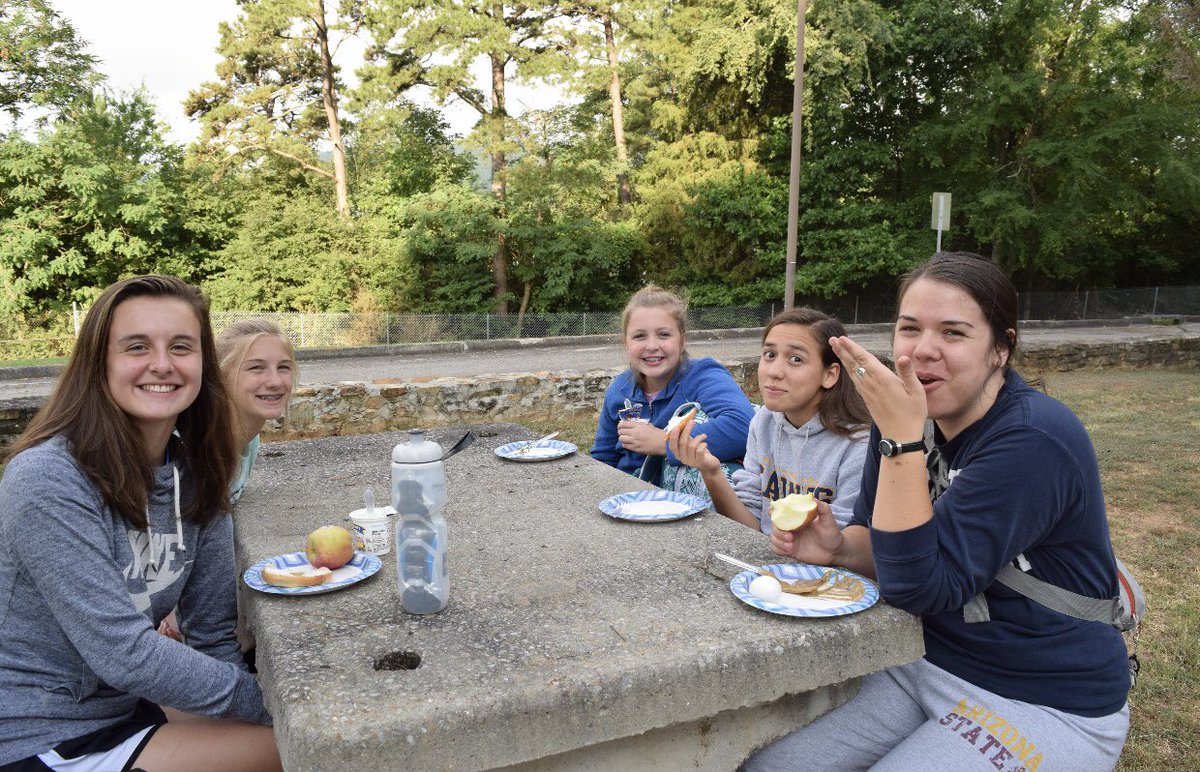 ht_lifeteen's tweet photo. Breakfast in Tennessee this morning☀️☀️ https://t.co/ohiZL0U5vw