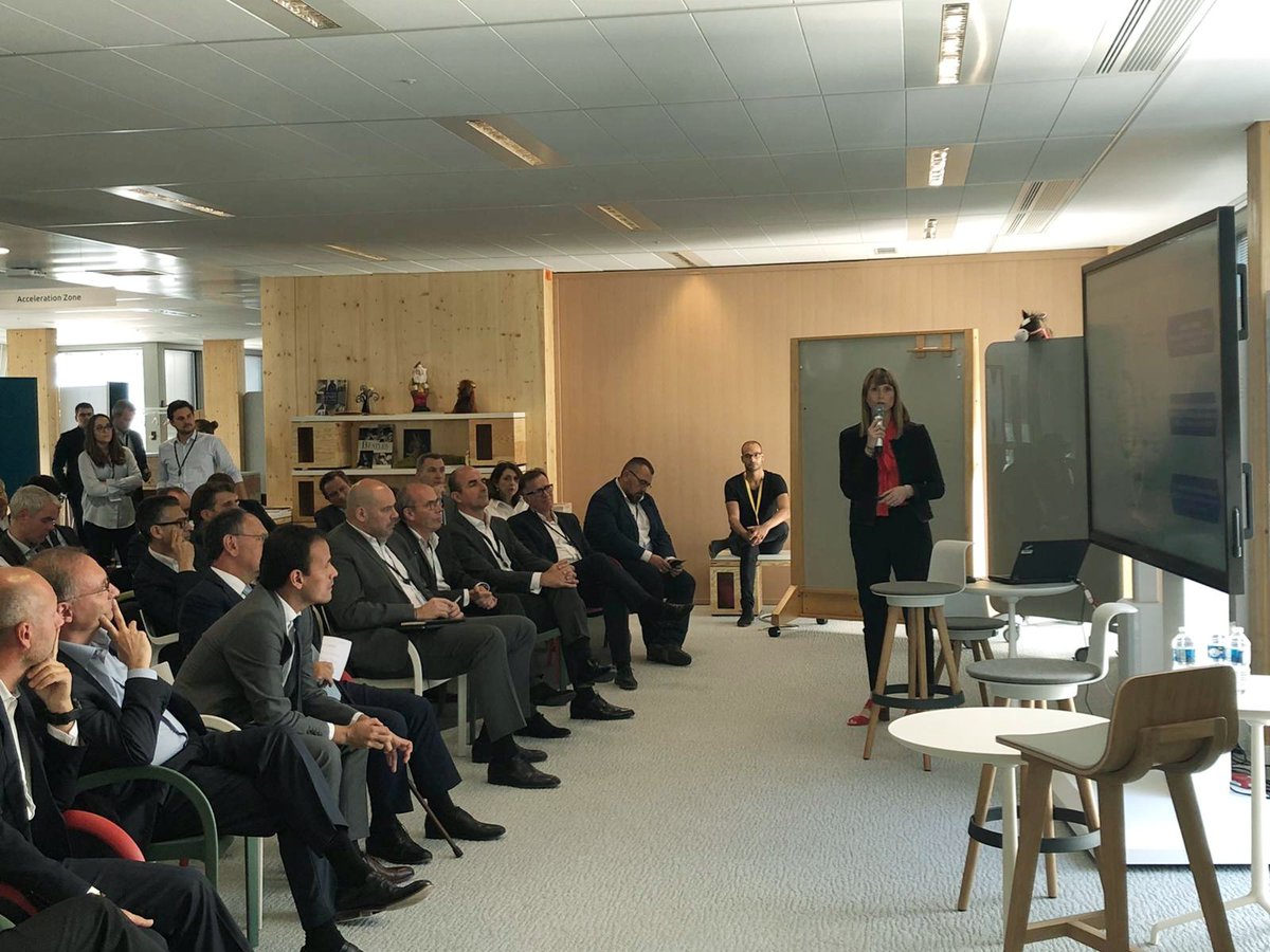 cedric_o's tweet photo. Inauguration des nouveaux locaux de @Capgemini à @Issylesmoul. C'est avec les grandes entreprises comme Capgemini et les startups que nous deviendrons un pays leader dans le secteur technologique. Renforcer les liens est indispensable à la réussite de @LaFrenchTech. #TalentsTech https://t.co/JbibNopFBA