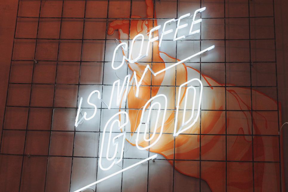 Los 7 pecados capitales en los que caerás en Religion Coffee planea2madrid.com/2019/07/08/rel…