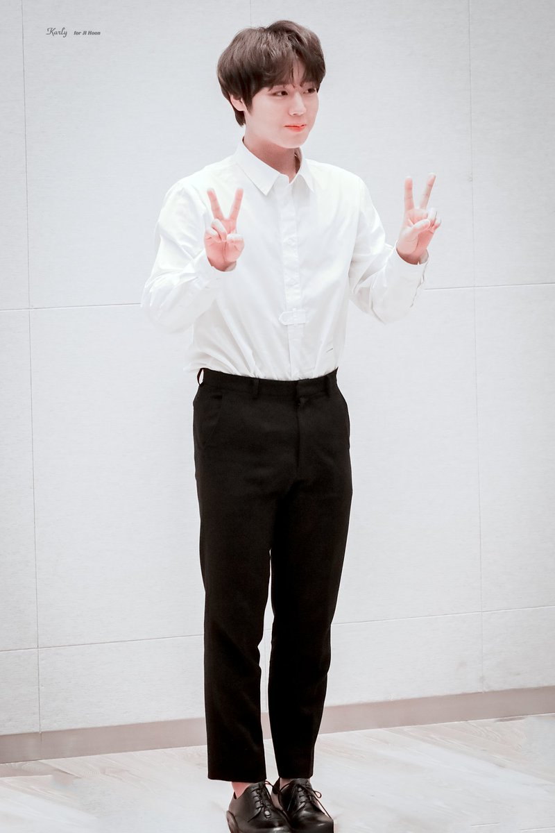 karly_jh's tweet photo. 190420 
4EVER&amp;J LAB 팬사인회

파청깅                      파청옵(재보정)
여러분, 파청은 이르케 대단하고 조흔겁니다❤ #파청이지훈

#MGMAVOTE #박지훈 https://t.co/Dg4PeT8FaO
