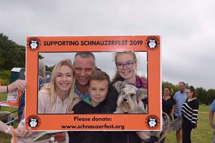 SchnauzerfestUK's tweet photo. More photo fun. Feel free to copy, tag and share 🧡 We'd love to know who's who in the selfie frames 😁 

#Schnauzerfest #Schnauzerfest2019 #SchnauzerfestUK #DBARC https://t.co/tkpla42XYO
