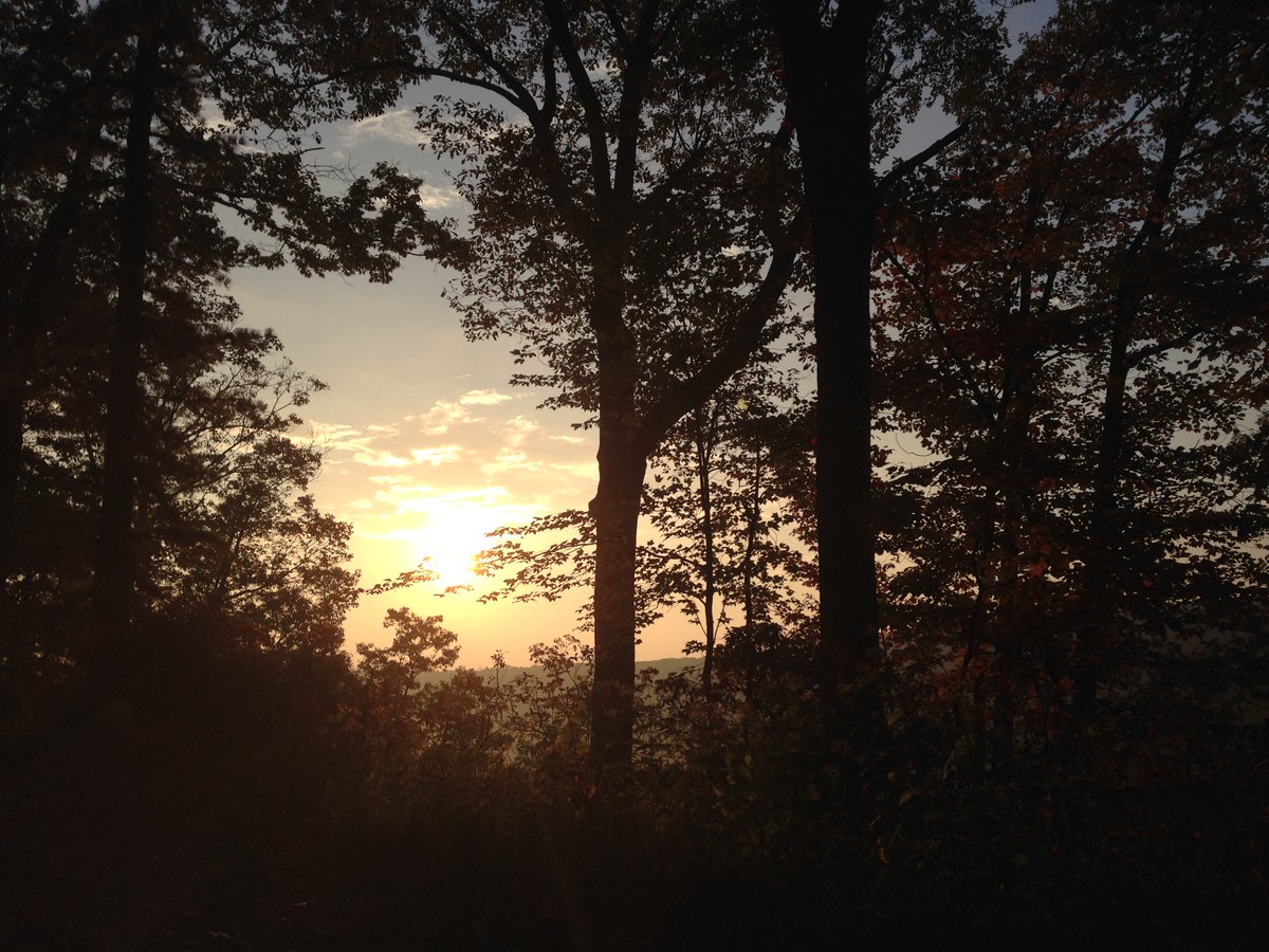 POCONOMANOR's tweet photo. Happy Monday! We're wishing all of you a peaceful week ahead. #poconomanorresortandspa #week #restful https://t.co/HDQ87awfbc