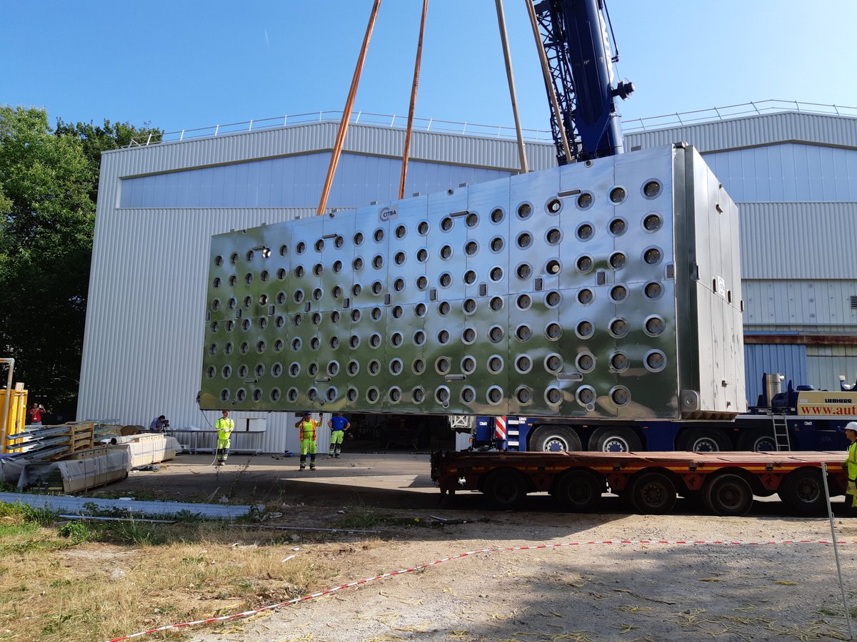 PPivots's tweet photo. 2ème journée d'installation du Pilote PluriMétrique de la plateforme PRIME @brgm @PPivots @RCValdeLoire
Enfin dans la halle...reste plus qu'à glisser latéralement la "boîte"! #innovation #dépollution #eau #CITBA https://t.co/jJUXxaiMof