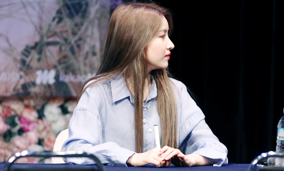kimpat_'s tweet photo. 190707 신촌 팬싸인회 #여자친구 #소원 #유주 #센터즈 #GFIREND https://t.co/RqJ7B4Qn75