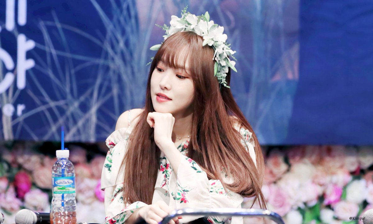 kimpat_'s tweet photo. 190707 신촌 팬싸인회 #여자친구 #소원 #유주 #센터즈 #GFIREND https://t.co/RqJ7B4Qn75