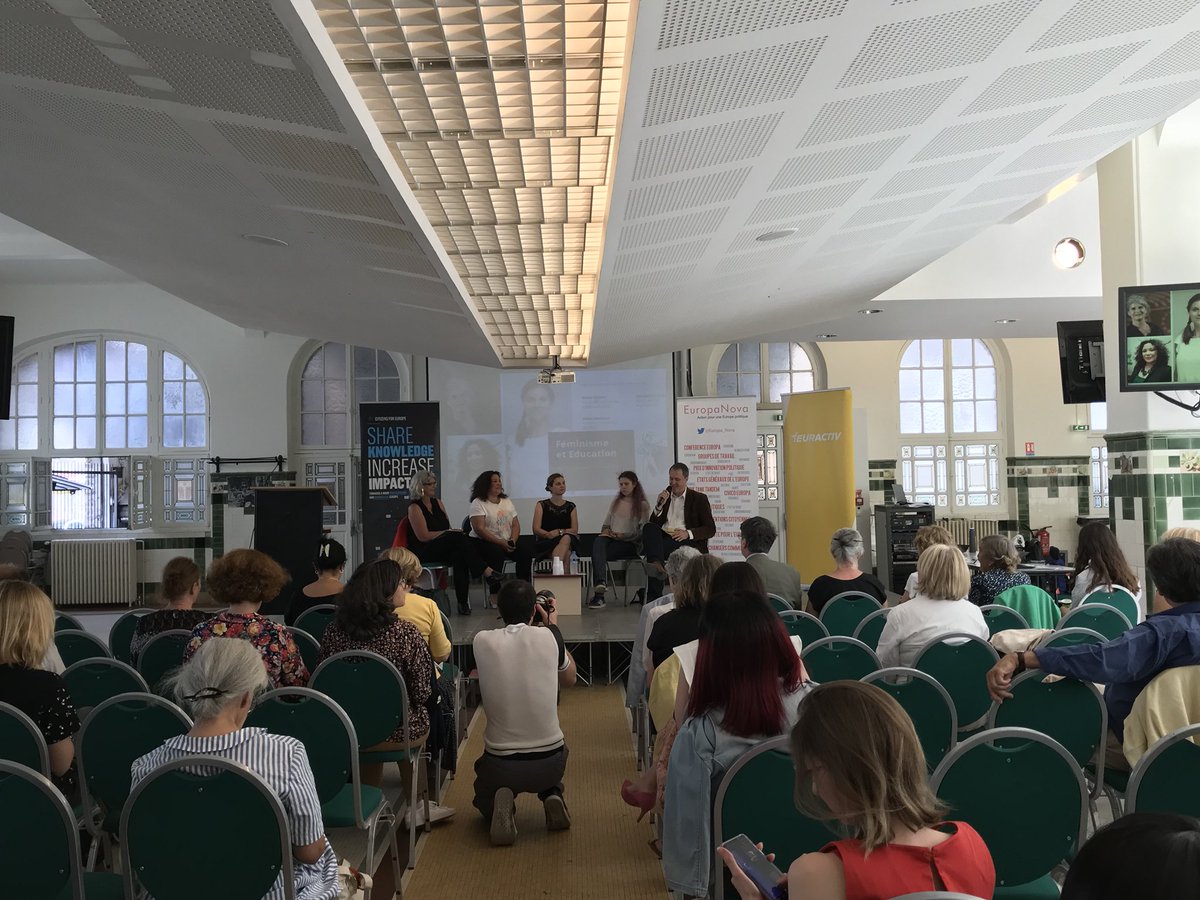 Europa_Nova's tweet photo. 💬 Lancement de l’après-midi d’échanges et de débats de la journée #EllesFontBougerlEurope avec la deuxième table ronde : « Féminisme et éducation »
Avec Franck Ahrens, Christiane Schreiweis, @KgloanecMaurin &amp; @AthinaMarmorat
#EUMyFuture https://t.co/xoX8gzaKGq