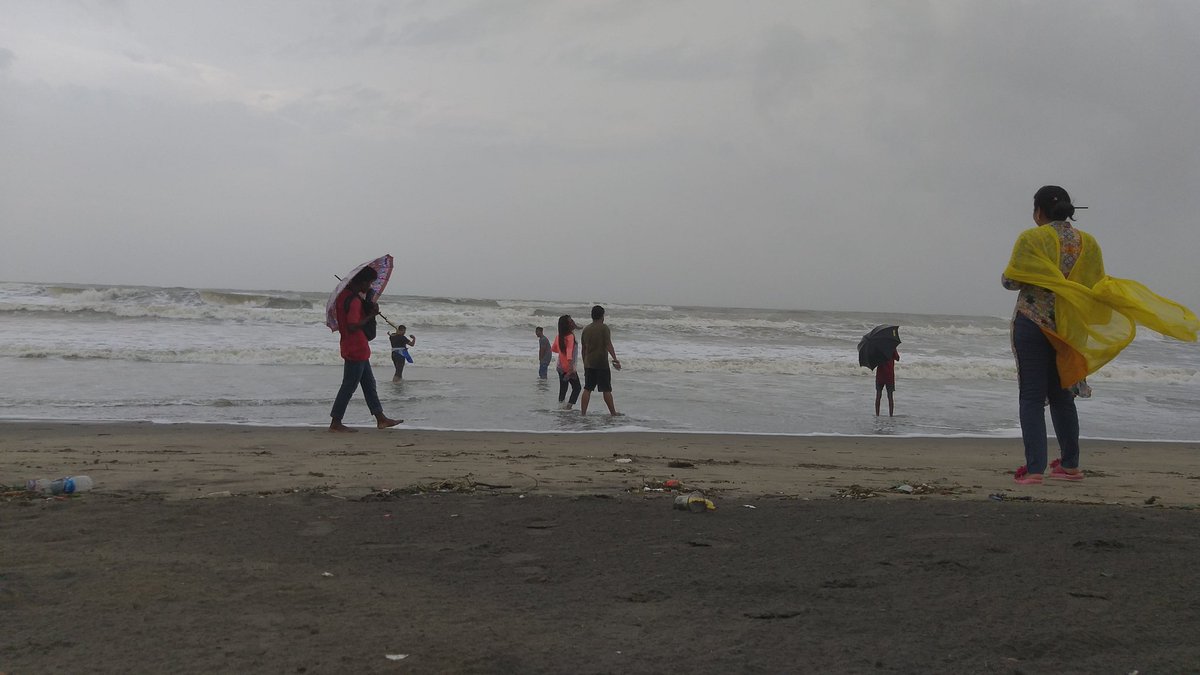 shahriar_saad's tweet photo. Rainy day
#cxbdiary https://t.co/IRPlgDsI7M