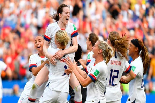 Fundacion_ACLO's tweet photo. Estados Unidos logra su cuarto título mundial femenino tras ganar a Holanda por 2-0 https://t.co/GzeojwY5vZ https://t.co/im55Bj8kwj