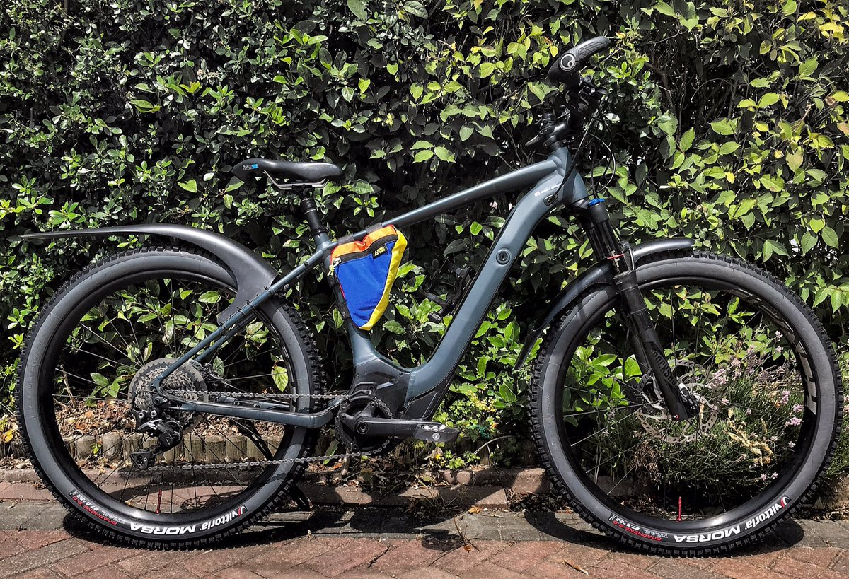 cycle365project's tweet image. Decided to change from 3” fatties to 2.3” and go tubeless on eMTB. Struggled with first wheel attempt so went back to square1, this time with Stan’s @NoTubes rim tape and @muc_off high quality, good looking valves. Couldn’t have been easier.