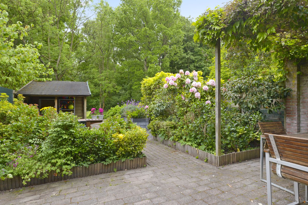 Wil jij een huis met uitzicht over het bos, grenzend aan een sloot (naar open water)? Kom dan een bezoek brengen aan mijn huis. Het staat te koop.
funda.nl/koop/heemstede…
#huistekoop #heemstede #haarlem #amsterdam #dichtbijstation #openvaarwater #uitzichtopgroen #ideaalgezinshuis