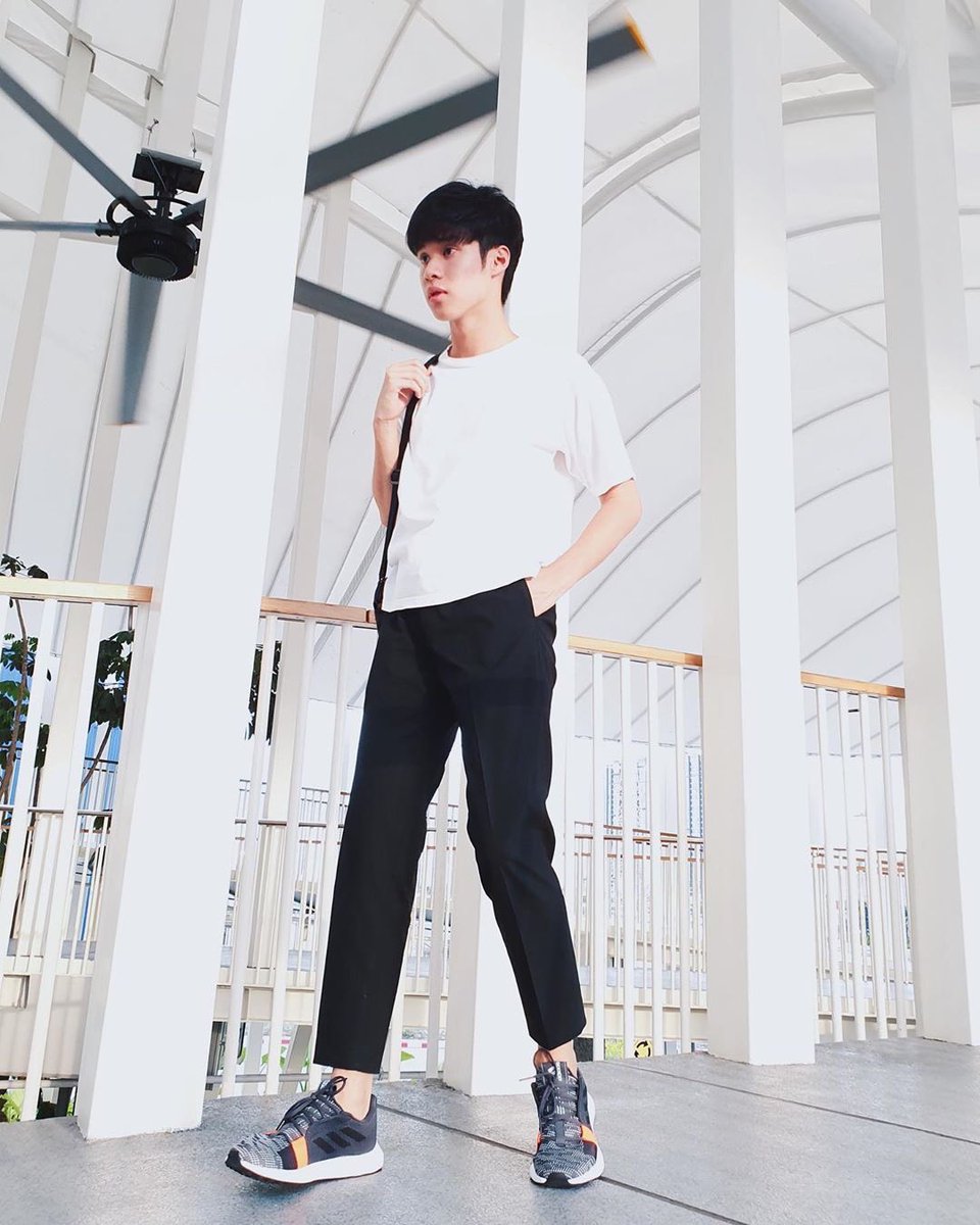 peak_village's tweet photo. Check this out !!!! 😂
@peakpeemapol
#adidasthailand
#adidasRunning
#SENSEBOOST GO
#peakpeemapol
#peemapol_ig https://t.co/IoW2qCQuhs