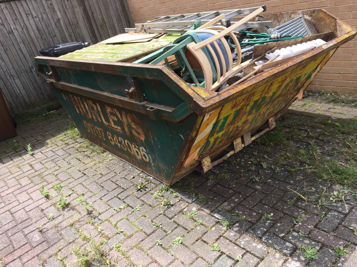 ParadigmTenant's tweet image. Day off work, hired a skip &amp;amp; took a trip to the tip to dispose of the rubbish the previous tenant left - yep that&apos;s 18 tins of paint, chemicals &amp;amp; a car tyre you can see there! #UkHousing #SocialHousing
