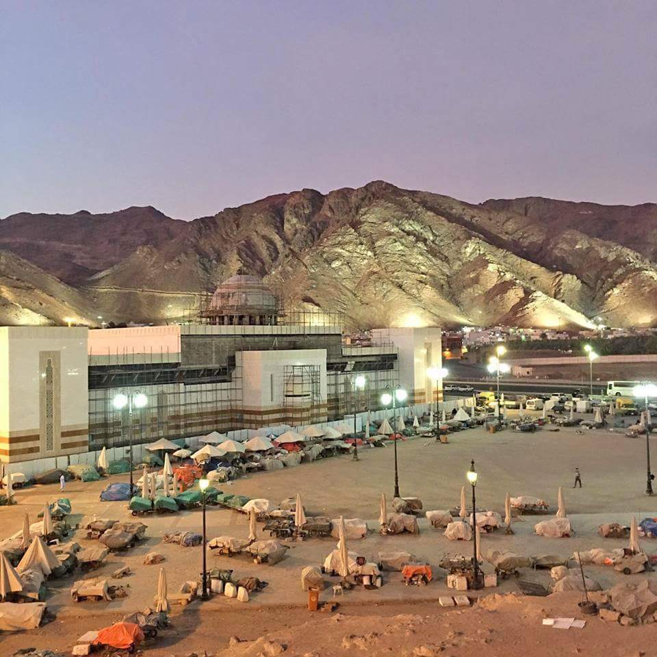 ZaitoonTravel's tweet photo. Mount Uhud is the iconic historical wonder.
#Islam #MuslimUmmah #MondayMotivation #mondaythoughts #MondayMorning #Blessed #graveyard #Religion #mountUhud #Truthfullness #islamicknowlegde #IslamicHistory #Badr #Success #SubhanAllah #UmrahUK #Umrah2019 @ZaitoonTravel https://t.co/AawBKFQeCQ