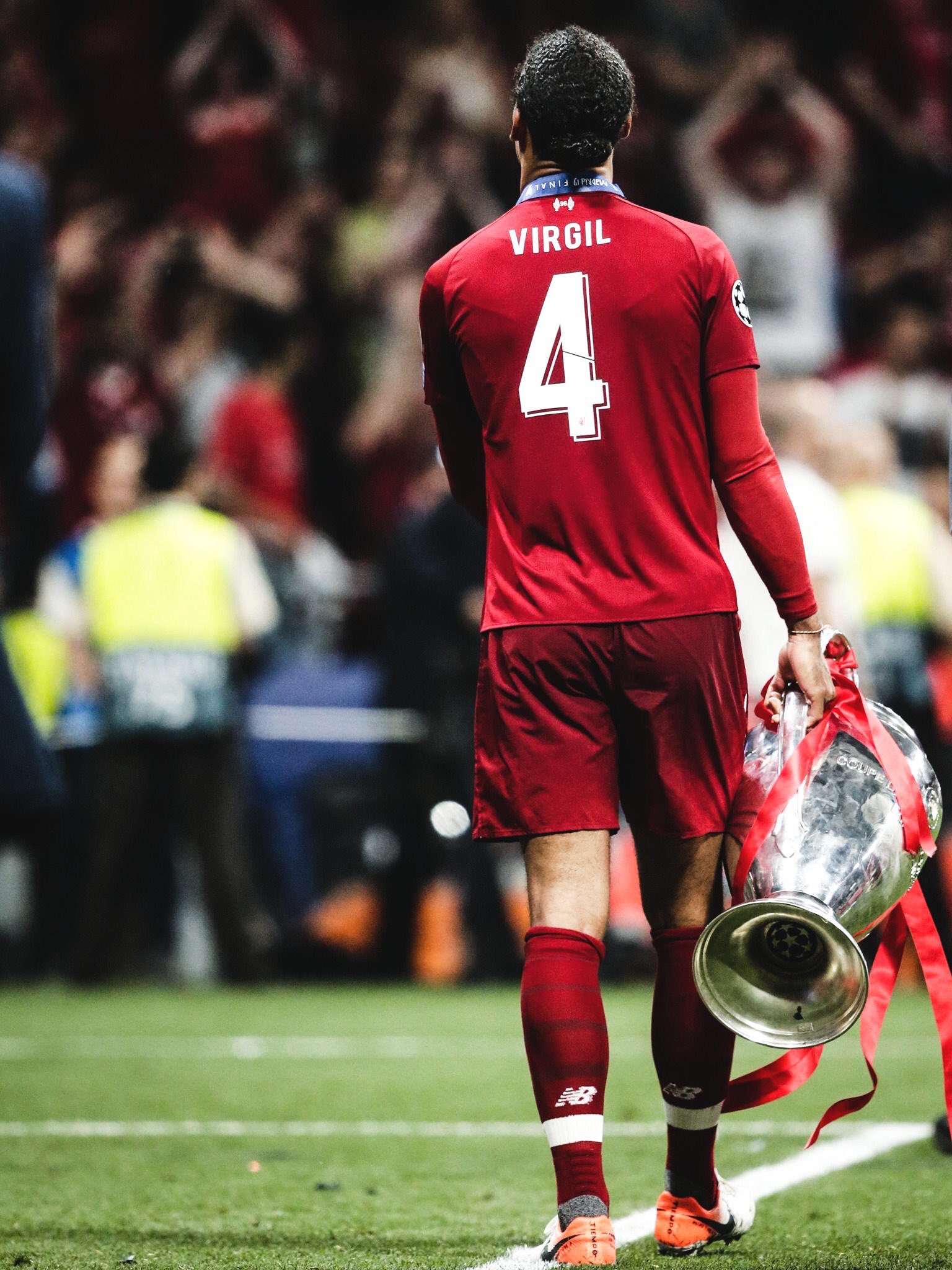 Happy Birthday to the best in the world: Virgil van Dijk.  