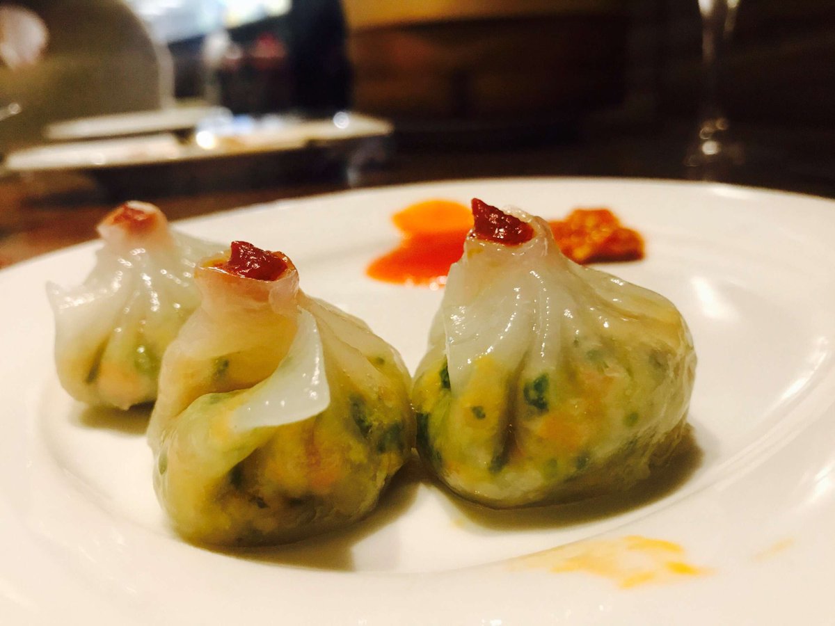 Enjoy Hot Dumplings this Monsoon at Sun-N-Sand Hotel 
.
.
#dumplings #kababhut #sunnsand #sunnsandhotel #dumplings #foodie #food #dimsum  #foodphotography #chinesefood #yummy #foodstagram #dinner #dimsums #juhu #mumbai #beach #monsoon #rains #beachhotel #luxuryhotel #suites