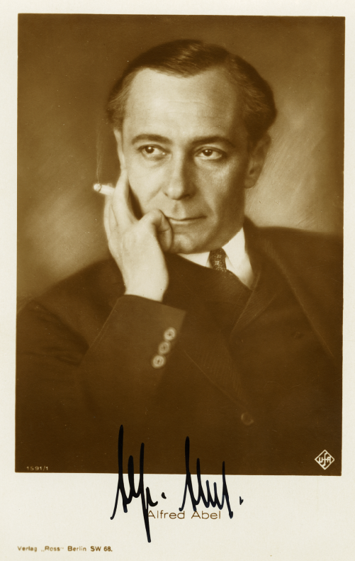 de_kinemathek's tweet photo. Alfred Abel https://t.co/JsOU0OEhr5
#KinoderModerne #StarPostkarte #film #Kino #Weimartouch #UFA #Berlin https://t.co/zAJSGI1MrW