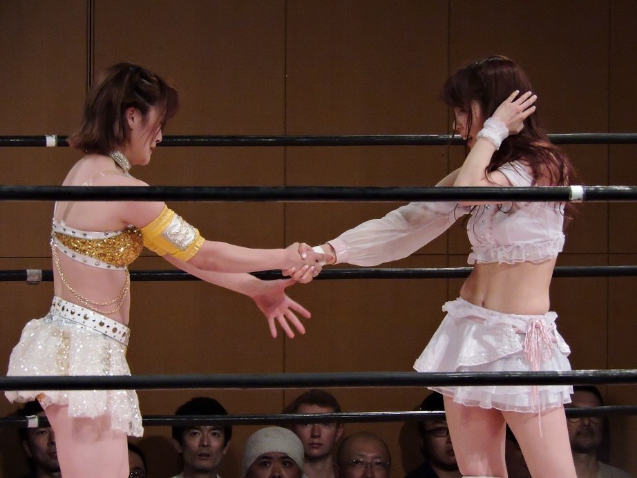 dk_carrot's tweet photo. 19.7.7両国KFC
#TPC6 準決勝
#万喜なつみ
🤝
#みずぴょん
#tjpw https://t.co/7faTTS9WkJ