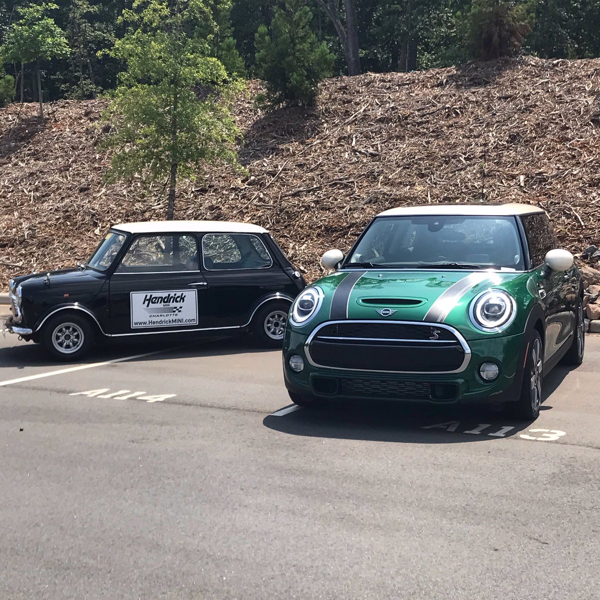 HendrickMINI's tweet photo. #MINImondayMotivation Old and new, hard to decide which to love more 💗 #moretolove #blastfromthepast #60years #mini60years #classicMINI #MINI #hendrickmini #MINIfan #MINIlife #generations #MINImascot #miniusa #motoringaroundcrowntown #letsmotor https://t.co/eQEH8nHWzI
