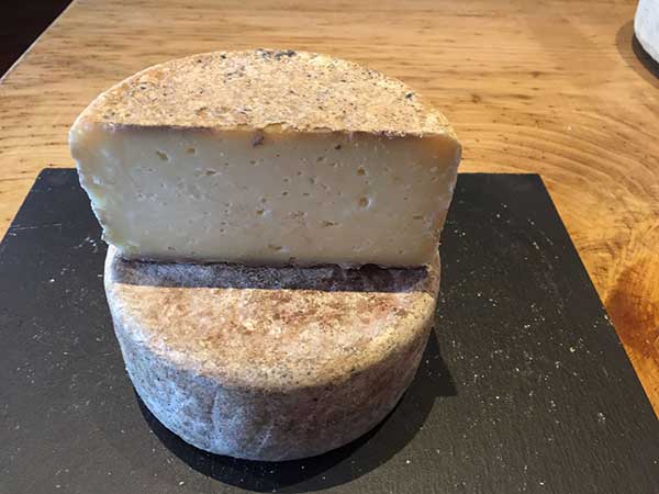 🍽Taller:  "La gastronomía en Cantabria: un análisis y estado de la cuestión", con José L. Pérez, de <a href="/ElDiario_CEM/">Cantabria en la Mesa</a>,  José M. Alonso de <a href="/QUESOBA2/">QUESOBA</a>,  Javier Hdez, pte de la Academia Gastronómica de Cantabria y Ángel Gómez, profesor del IES Fuente Fresnedo.

🕢19 hs
📍EOI