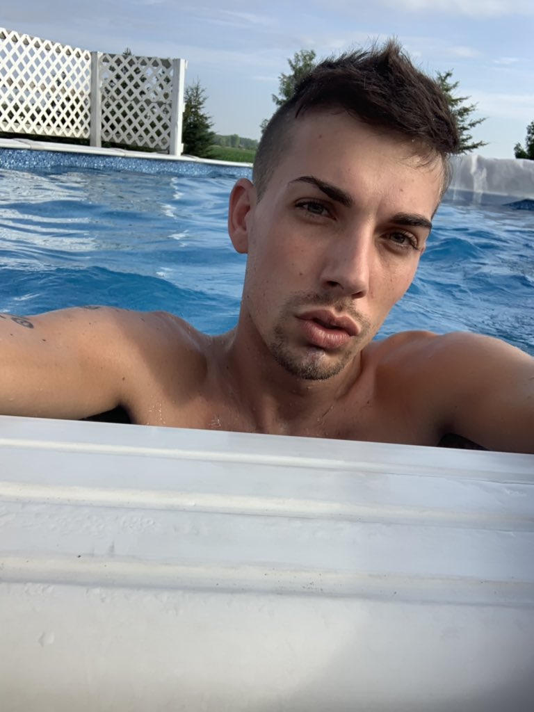 eric_kandell's tweet photo. Early morning swim!!! #nakedsundays #hateclothes #sexunderwater https://t.co/cqitZiQGoe