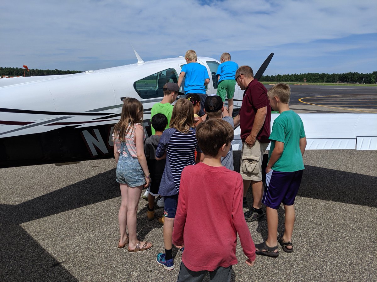 WRPSDistrict's tweet image. Summer school Flight class ended last week with a tour of South Wood County Alexander Field Airport and some very interesting aircraft! ✈️🌞✈️ Session II summer school kicks off today! #summerlearningfun  #RapidsPride