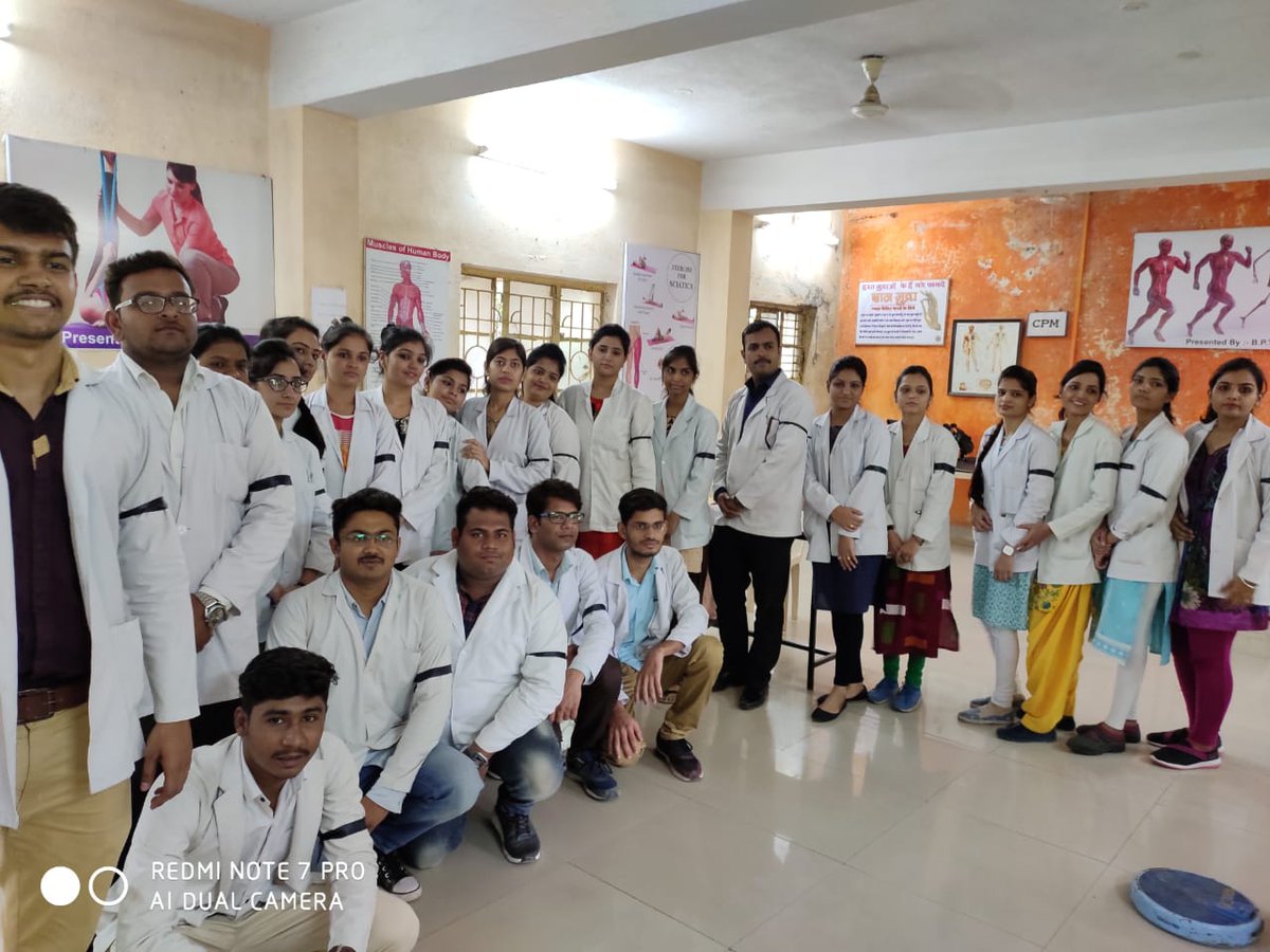 Aachalsharma17's tweet photo. #MPPhysiotherapyCouncil
Silent protest by physiotherapy students in ujjain .
We demand independent physiotherapy council in MP https://t.co/nL77JaeM4L