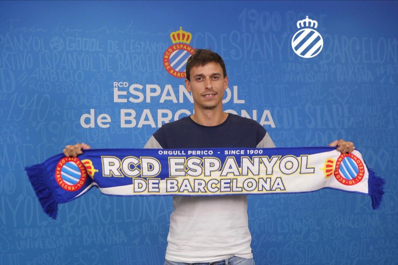 #OFFICIEL : Le milieu de terrain Ander Iturraspe s'engage pour une saison dans les rangs de l'Espanyol. Il était libre de tout contrat.