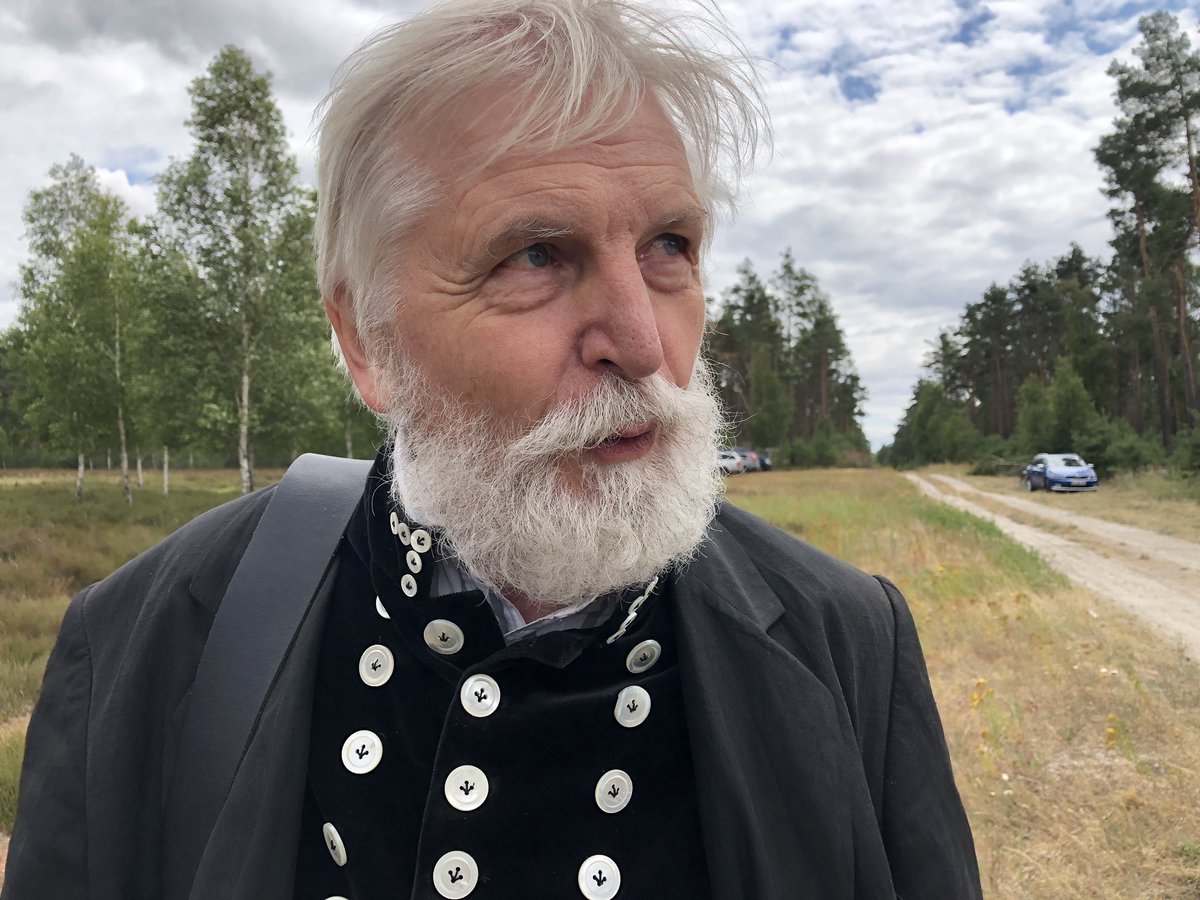 Va_Fischer's tweet photo. German sheep wool prices have dropped nearly 50% within one year due to Trump’s #trade dispute with #China, says Günther Czerkus from the Shepherd‘s Association. 90% of German sheep wool is processed in China.@dw_business @bmu https://t.co/uhycOXhO4t