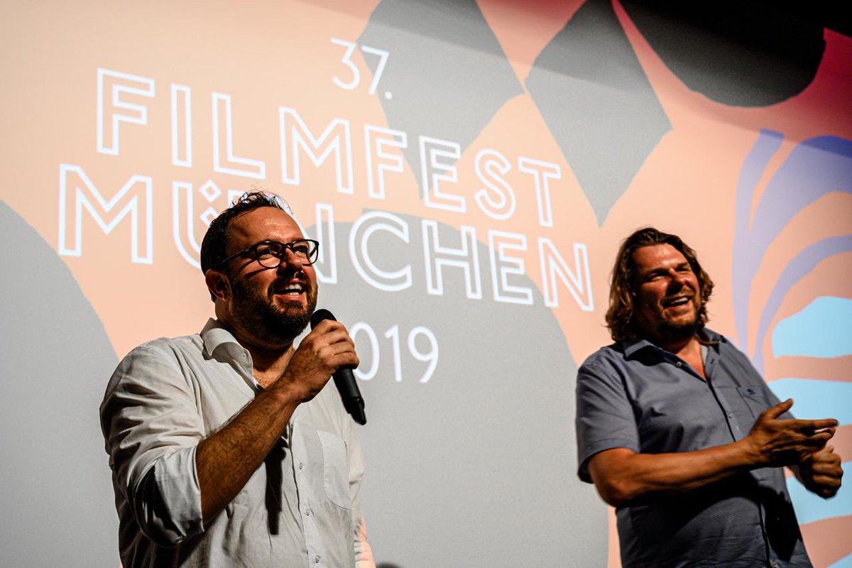 bacuraufilme's tweet photo. Algumas fotos da premiação do Festival de Munique (@filmfestmunich), onde BACURAU venceu o Prêmio de Melhor Filme da Competição Internacional Cinemasters. #Bacurau estreia em 29 de agosto nos cinemas! 💥 https://t.co/OoMx2CgKtH