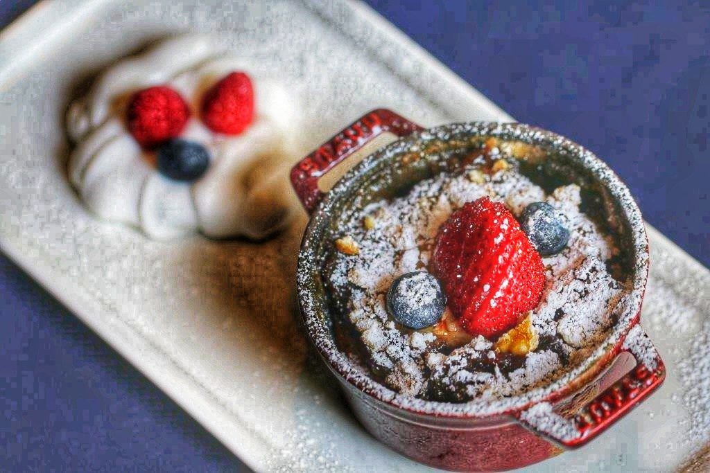 A Sticky Toffee Joy! thevillageatlemeridienabudhabi.blog/2019/07/08/a-s…