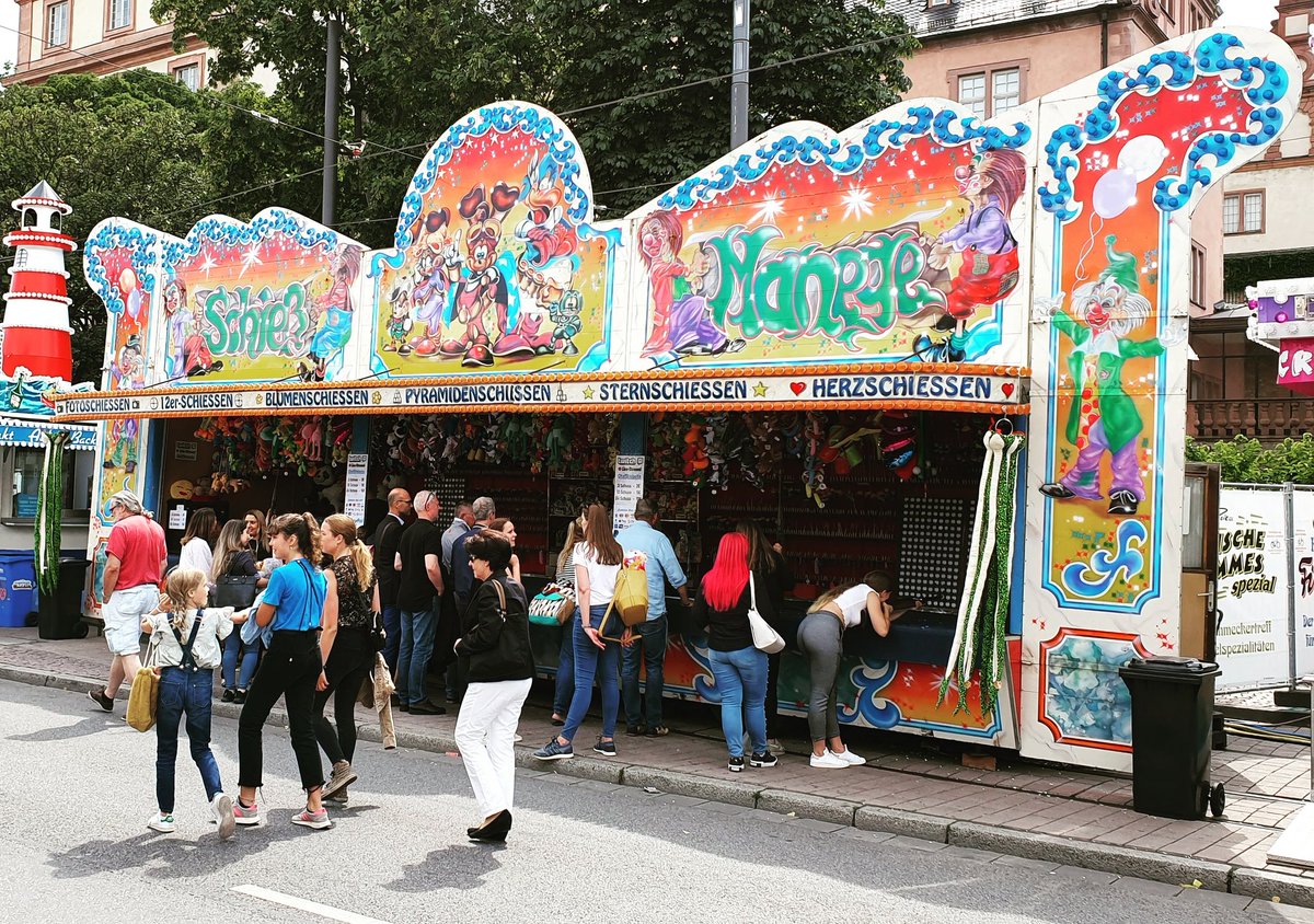 Olaf_Biebelix's tweet photo. Letzter Tag aufm #heinerfest also nochmal vorbei kommen oder ab 16 Uhr live auf https://t.co/jBUQXqU5mE einschalten 
#darmstadt #kerbstream #olafbiebelix #twitch #streamer #einzigartig #neuland https://t.co/t7nRfHLqzu