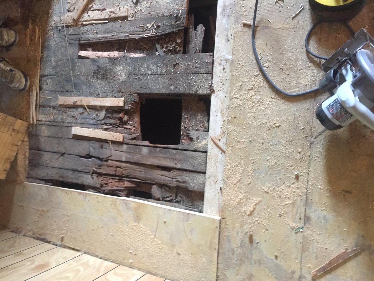 CREWSENTERPRIS1's tweet image. When ripping up tile and this is the subfloor