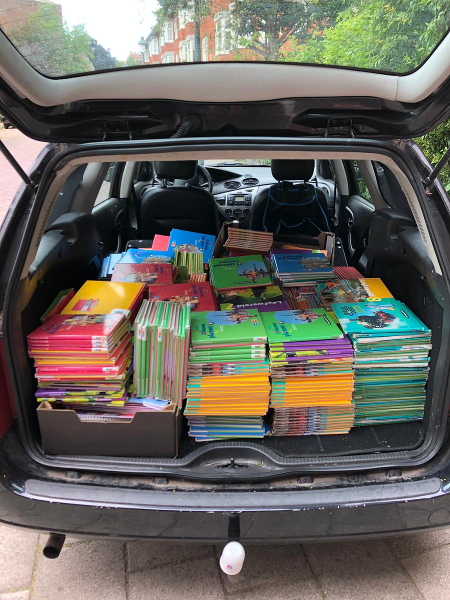 Ipv in de container krijgen onze boeken een tweede leven #duurzaam En wij starten na de zomer met lesmethode Blink #ervaren en ontdekken