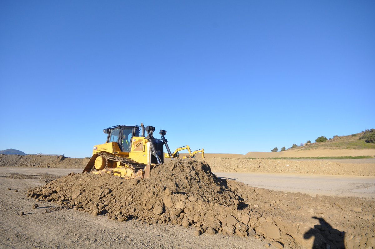 FinningNews's tweet photo. As part of @Flanneryplant's new £30m fleet deal, they will become the first UK operator of @CaterpillarInc's new #D6XE!
The new #machine offers huge performance and efficiency benefits - check back later this year for more about it! #caterpillar #construction https://t.co/oEWadbfIHv