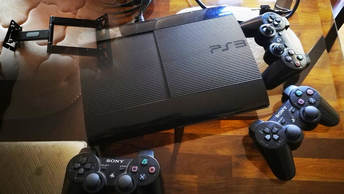 SubastasFral's tweet photo. Lote destacado Nro. 150:
Soporte para TV + Playstation3 con 3 controles, cable hdmi y poder, con 1 juego (disco)
Base de venta: 320.000
#Playstation #Fifa #Soporte #TV #Hdmi #3controles #13julio #Fral #Oportunidad #Remate #Imperdible
https://t.co/CXFIAs7ddL https://t.co/5Lo5bk7Ucv