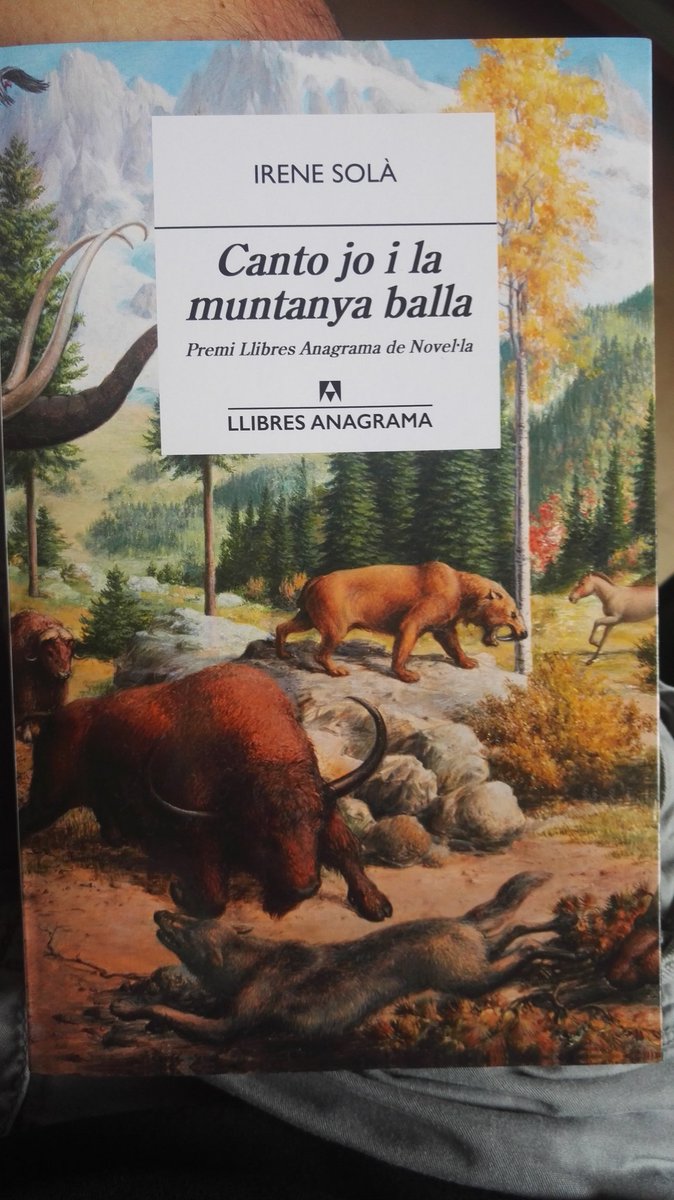 rogerangela's tweet photo. Encara estabornit per la lectura no puc fer més que recomanar vivament aquesta meravella. Quin immens talent, quin ofici, quin devessall de veus narratives tan originals i tan bellament travades #CantoJoILaMuntanyaBalla https://t.co/gYSU7PSJYy