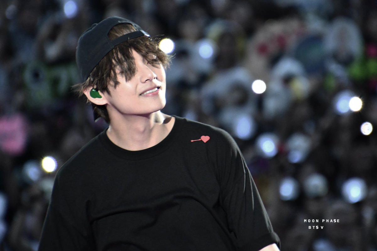 _Moon__Phase's tweet image. 0706 SYS OSAKA🐙

#김태형 #BTSV #방탄소년단뷔 #뷔 #태형 #태태 #taehyung #방탄소년단 #BTS  @BTS_twt