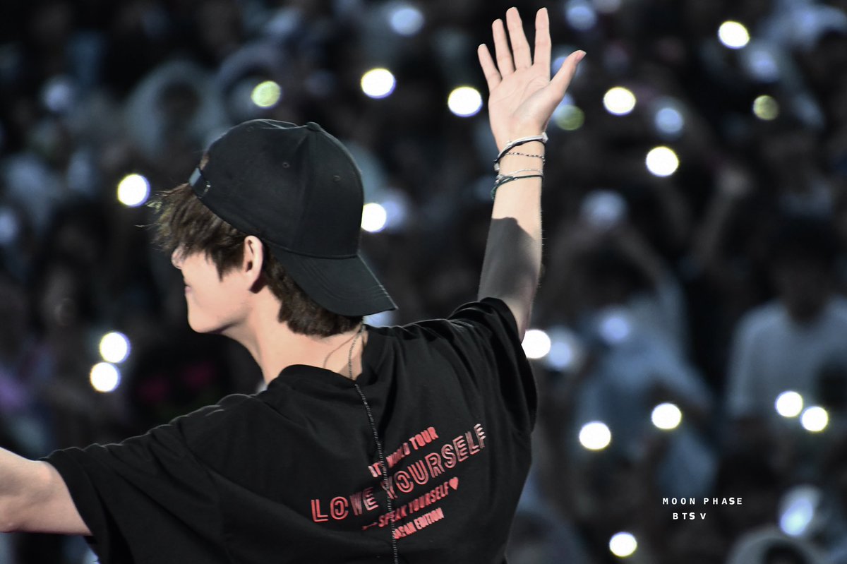 _Moon__Phase's tweet image. 0706 SYS OSAKA🐙

#김태형 #BTSV #방탄소년단뷔 #뷔 #태형 #태태 #taehyung #방탄소년단 #BTS  @BTS_twt