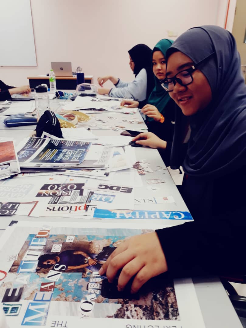 meorazali's tweet photo. 08.07.2019 | MONDAY | Typography | Class Activity
Unleash your creativity through typography collage
#MSUmalaysia #go2msu🌺 #MSUrians #MSUgram #TE23
#msufise #fisemsg #typography
#collage #july2019 https://t.co/xTeiPQkyKb
